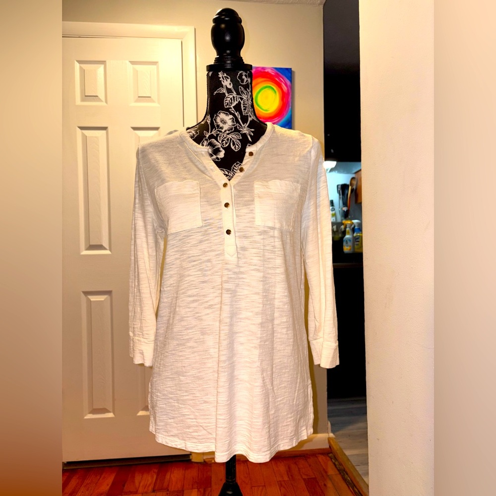 Chico’s 3/4 Sleeve w/ Buttons on Sleeves